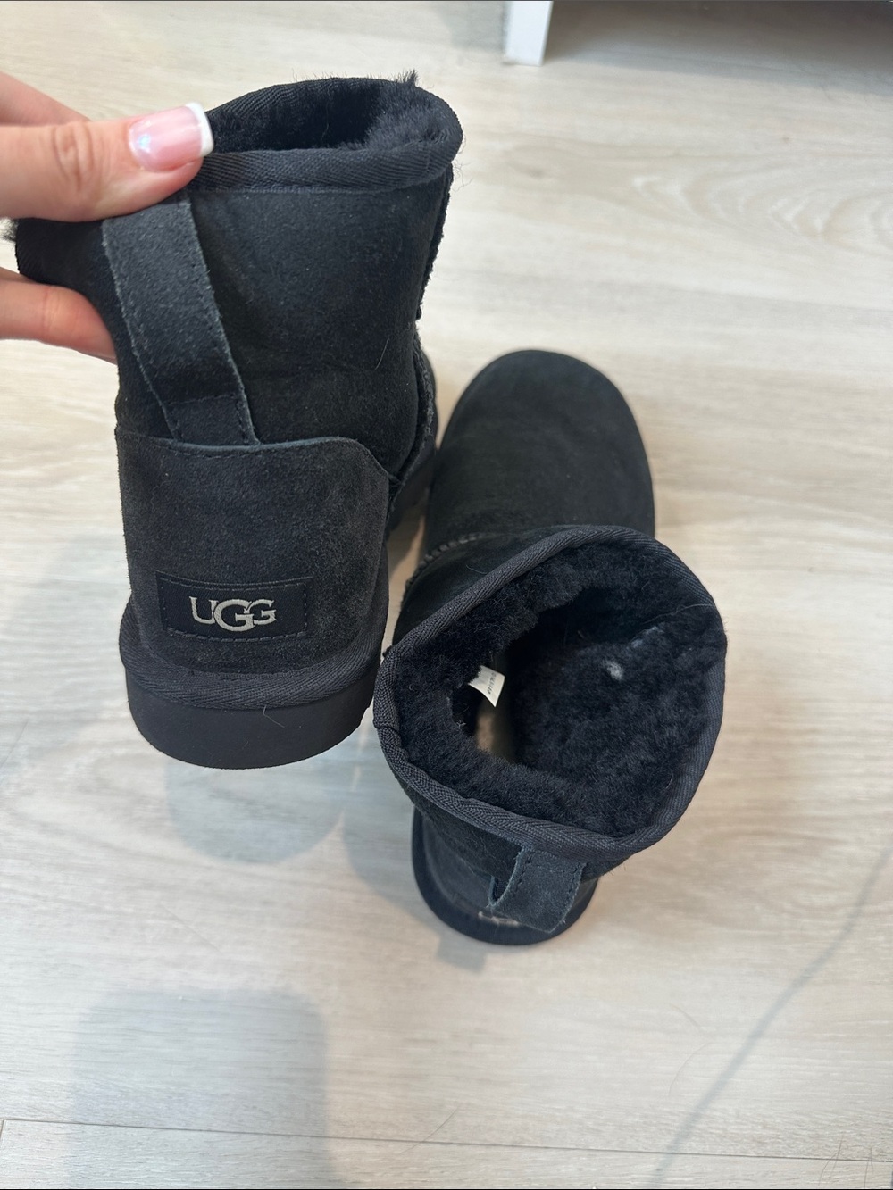 UGG Black Short Suede Boot Size 9 woman’s